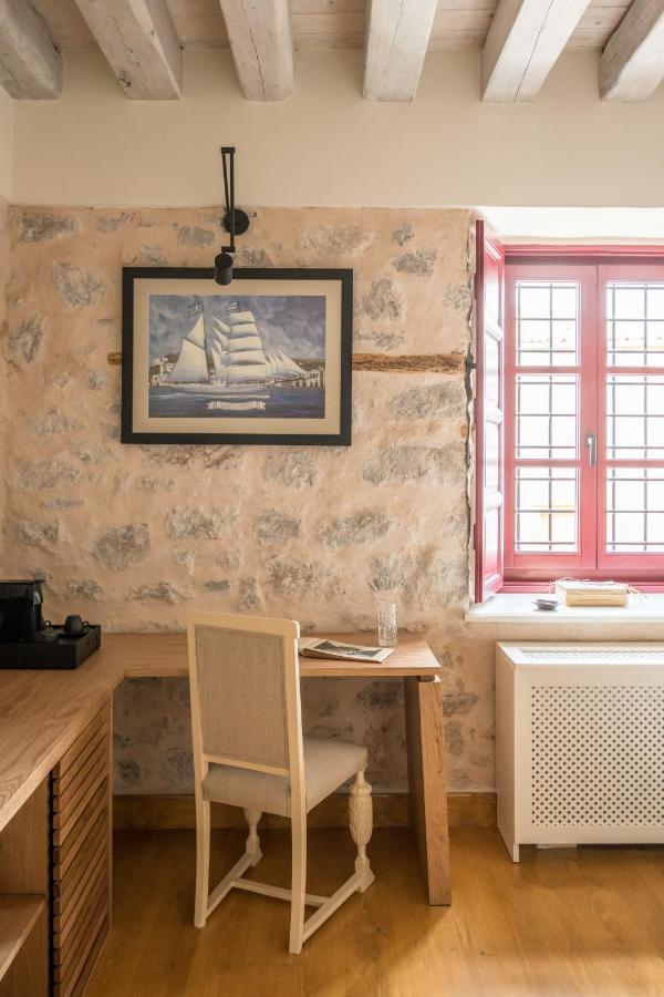 Fos Hydra Residence Eksteriør billede